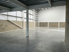 Cray Ave, Orpington for lease Interior Photo- Image 1 of 4
