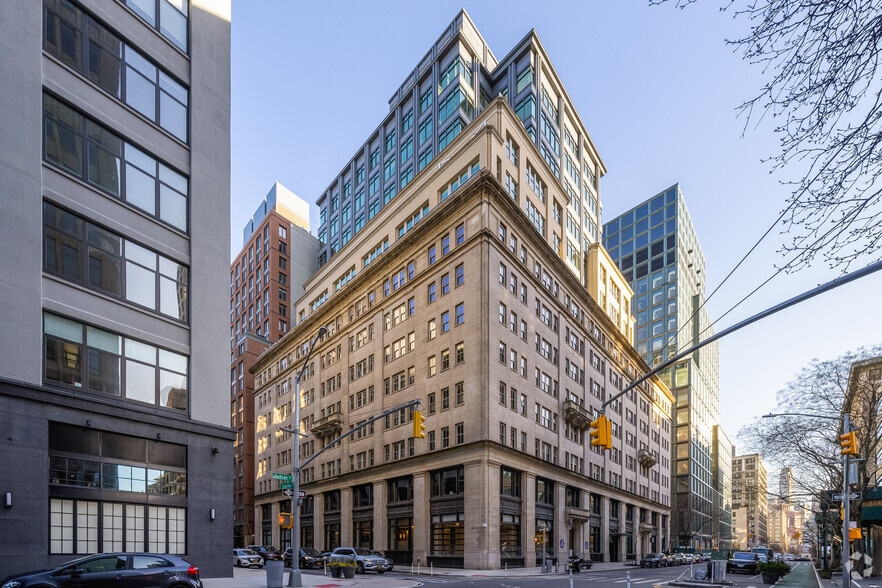 330 Hudson St, New York, NY for lease - Building Photo - Image 2 of 7