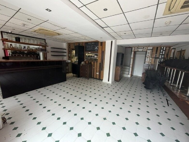 250 Finchley Rd, London for sale - Building Photo - Image 3 of 5