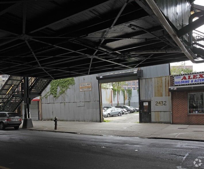2432 Stillwell Ave, Brooklyn, NY for sale - Primary Photo - Image 1 of 4