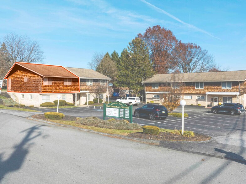 867-885 Clare Ln, York, PA à louer - Photo du bâtiment - Image 2 de 8