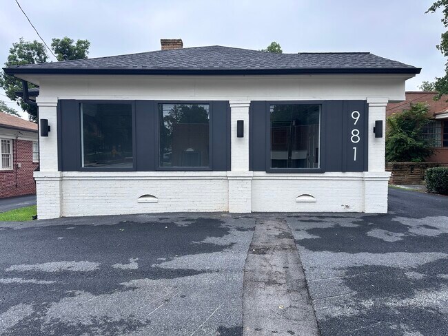 Plus de détails pour 981 Martin Luther King Jr Dr, Atlanta, GA - Bureau à louer