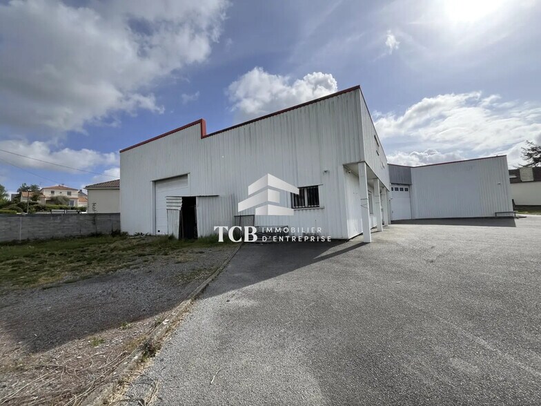 Flex dans Couëron à louer - Photo du bâtiment - Image 3 de 12