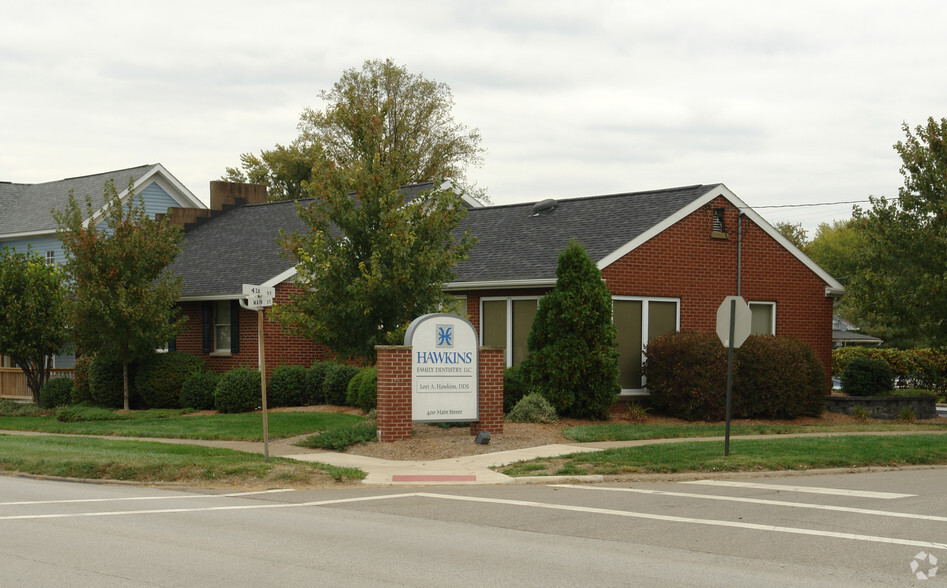 400 Main St, Belpre, OH à vendre - Photo principale - Image 1 de 1