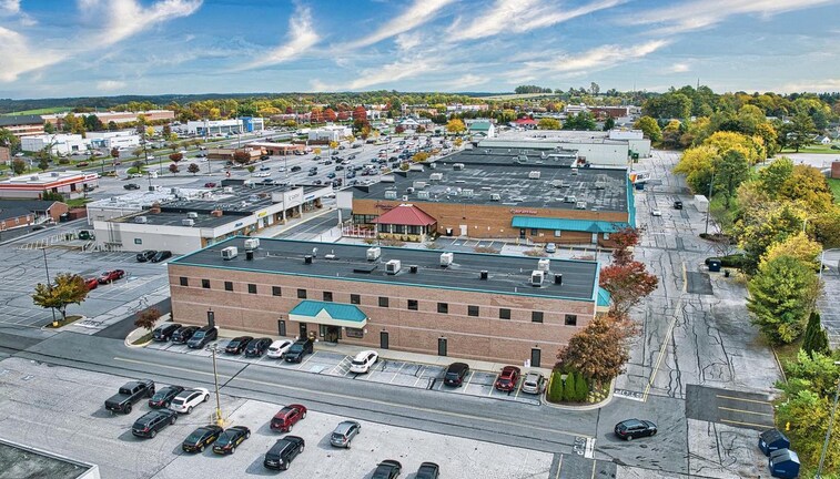 511 Jermor Ln, Westminster, MD à louer Photo du bâtiment- Image 1 de 25