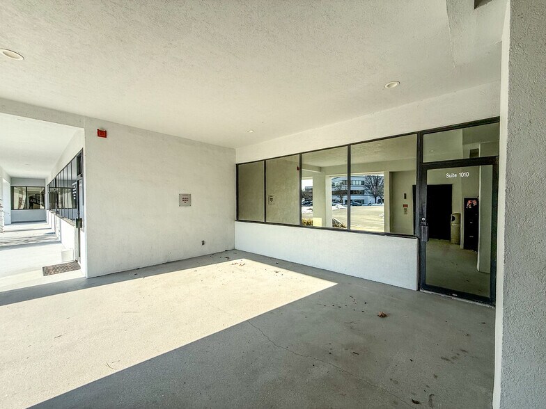 22335 Exploration Dr, Lexington Park, MD à vendre - Photo du bâtiment - Image 2 de 22