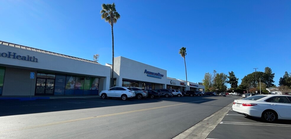 8740-8878 Corbin Ave, Northridge, CA for lease - Building Photo - Image 3 of 3