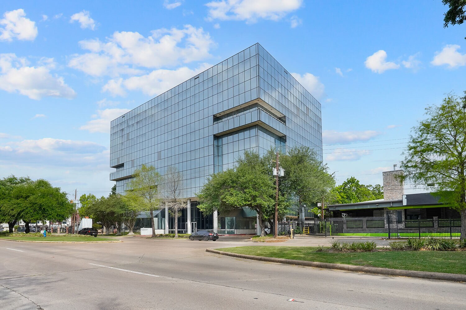 6222 Richmond Ave, Houston, TX à vendre Photo du bâtiment- Image 1 de 18