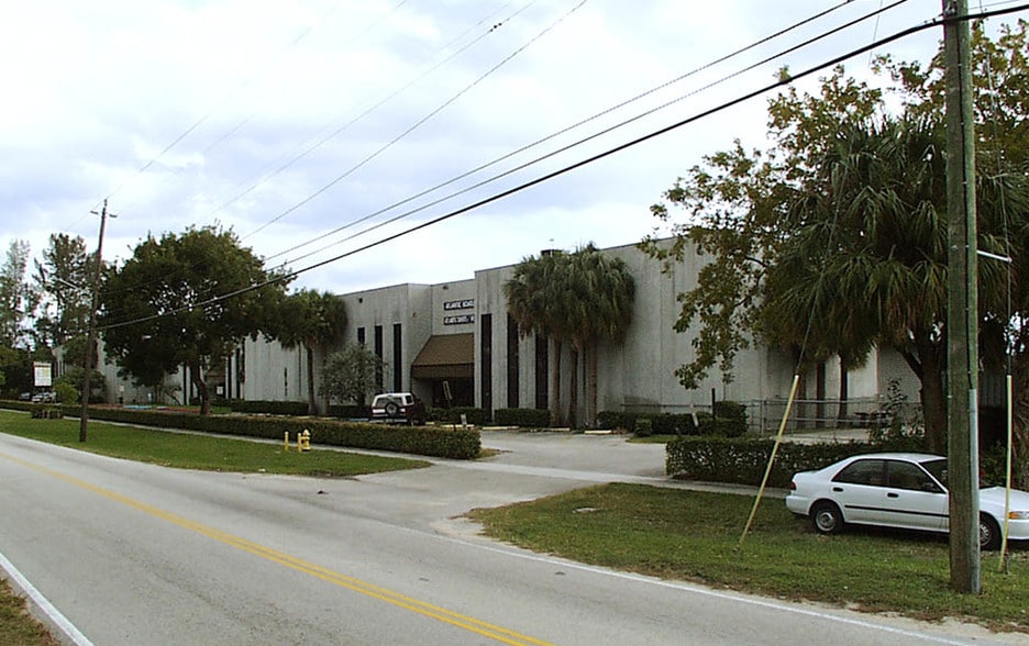 1111 Old Griffin Rd, Dania Beach, FL for lease - Building Photo - Image 3 of 14