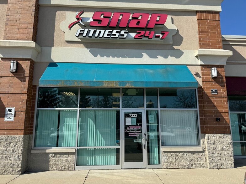 7221 State Park Rd, Fox Lake, IL for lease - Building Photo - Image 3 of 22