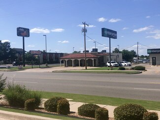 Plus de détails pour 6105 NW Cache Rd, Lawton, OK - Commerce de détail à louer