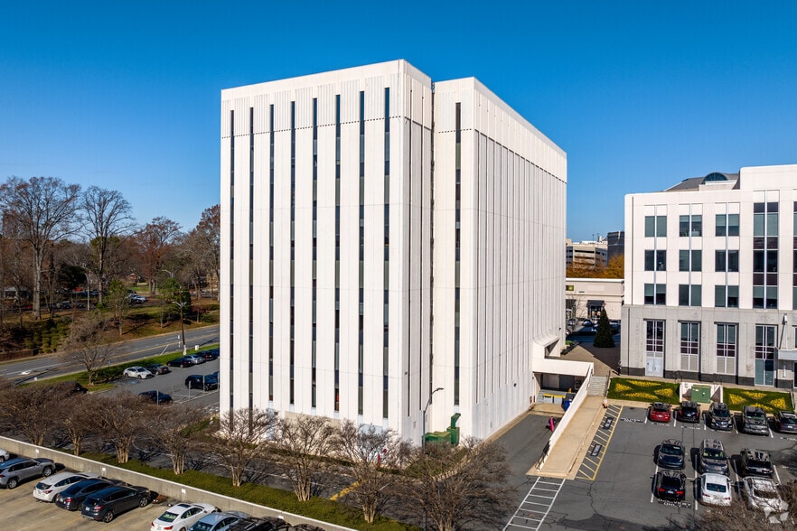 5950 fairview Rd, Charlotte, NC for lease - Primary Photo - Image 2 of 25