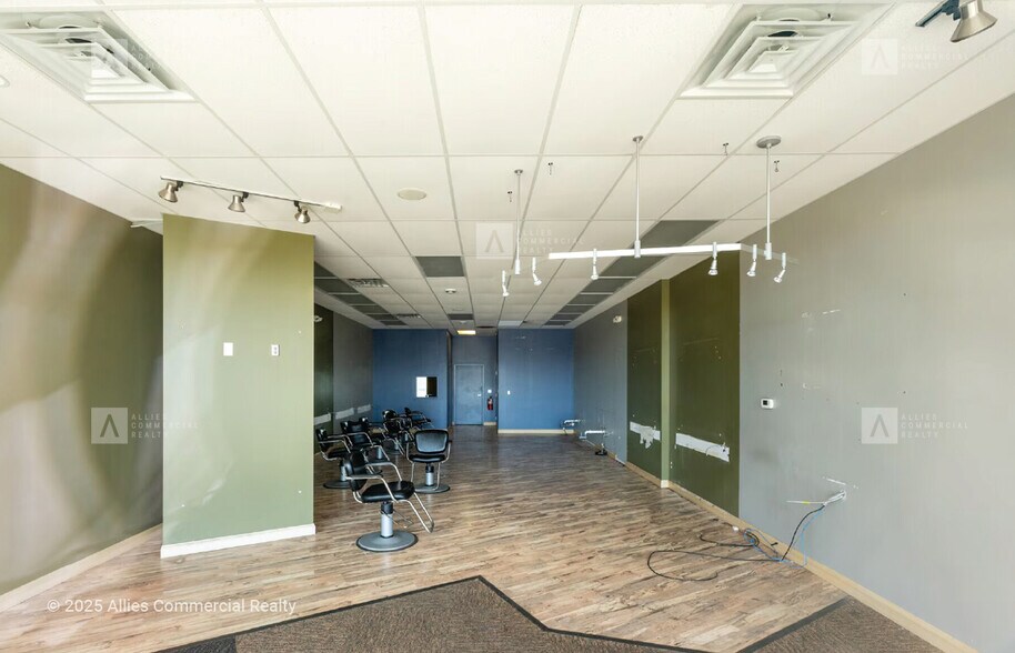 1200-1252 N Nappanee St, Elkhart, IN à louer - Photo du bâtiment - Image 3 de 19