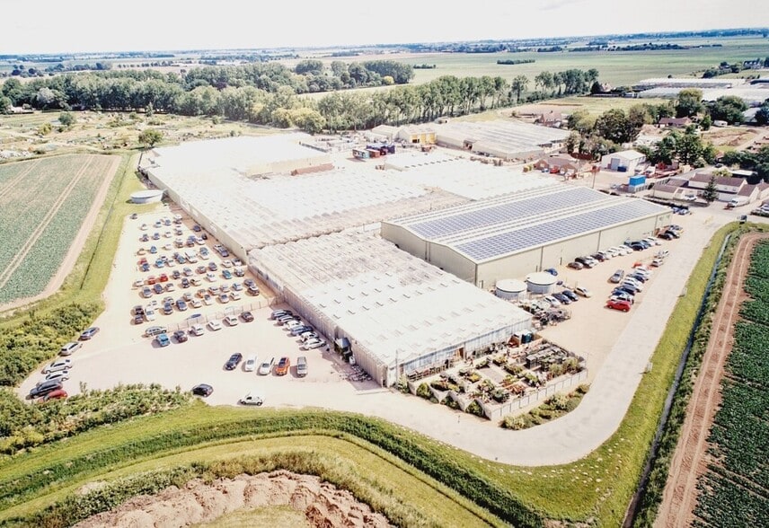 Plants Depot portfolio of 2 properties for sale on LoopNet.ca - Building Photo - Image 2 of 11