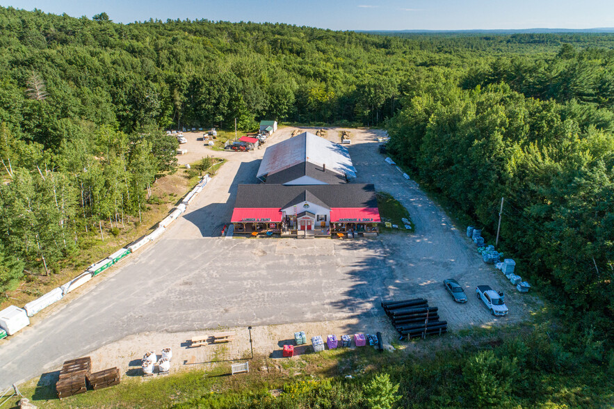 190 Ossipee Trl E, Standish, ME à vendre - Photo du bâtiment - Image 2 de 21