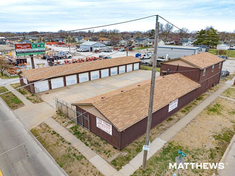 2426 9th Ave, Council Bluffs, IA à vendre - Photo du bâtiment - Image 2 de 5