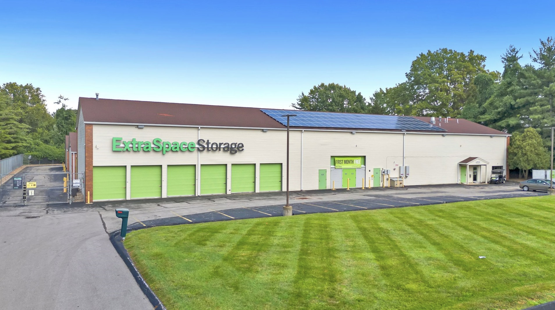 W.P. Carey Property Portfolio portefeuille de 19 propriétés à vendre sur LoopNet.ca Photo du bâtiment- Image 1 de 51