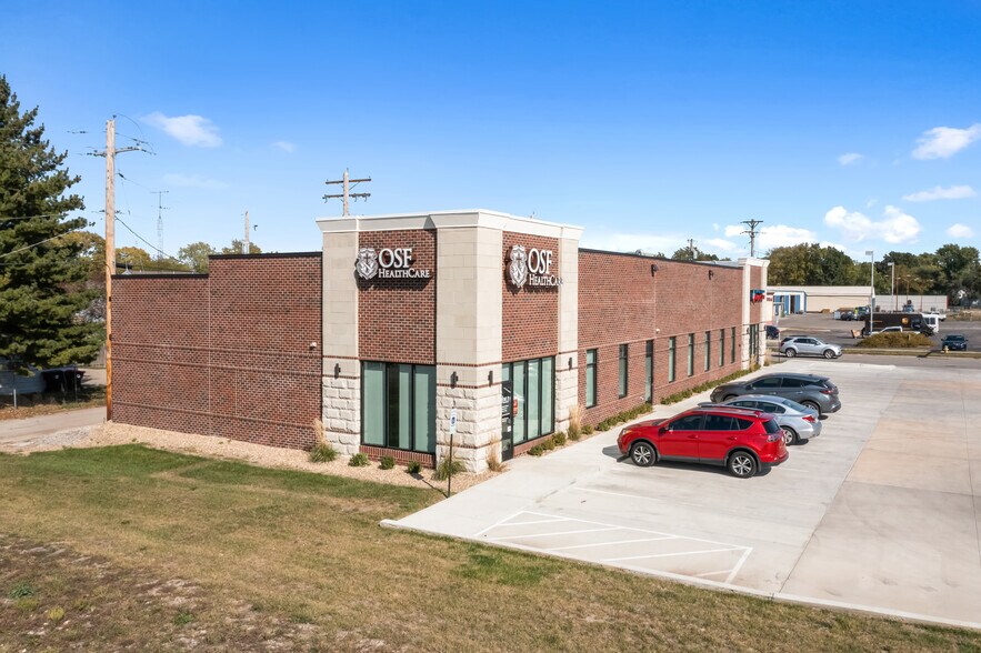 602 Woodlawn Rd, Lincoln, IL à vendre - Photo du bâtiment - Image 2 de 4