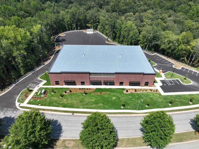 Plus de détails pour 3201 Waterfield Drive, Garner, NC - Local d'activités à louer