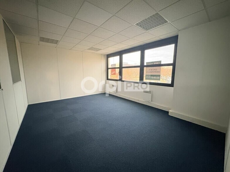 Office in Reims for lease - Interior Photo - Image 3 of 4