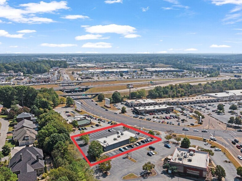 1017 Vann Dr, Jackson, TN à vendre - Photo du bâtiment - Image 2 de 19