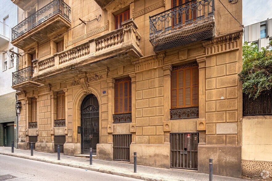 Commerce de détail dans Barcelone, Barcelona à louer - Photo du bâtiment - Image 2 de 2