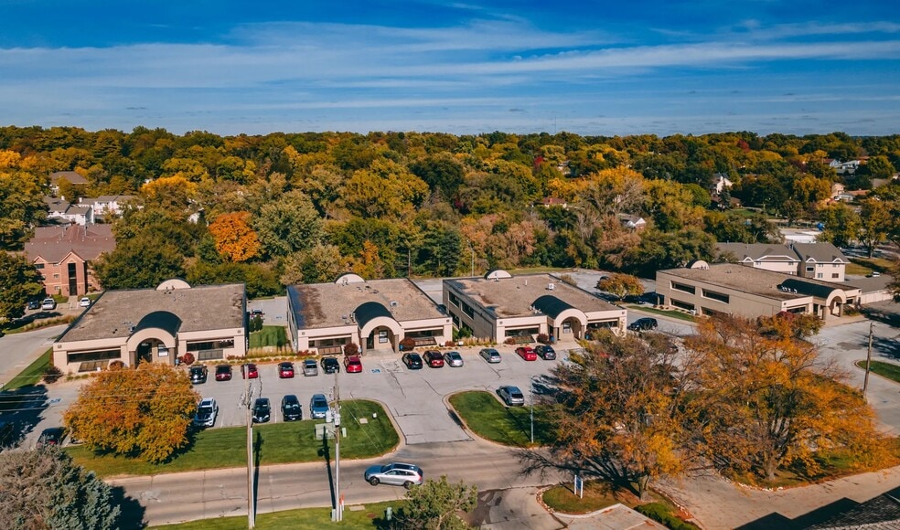 11930-11932 Arbor St, Omaha, NE for lease - Building Photo - Image 2 of 4