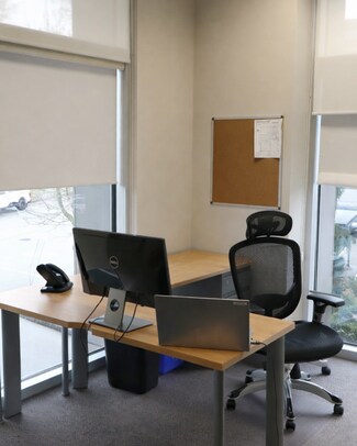 Plus de détails pour 8047 199th St, Langley, BC - Bureau à vendre