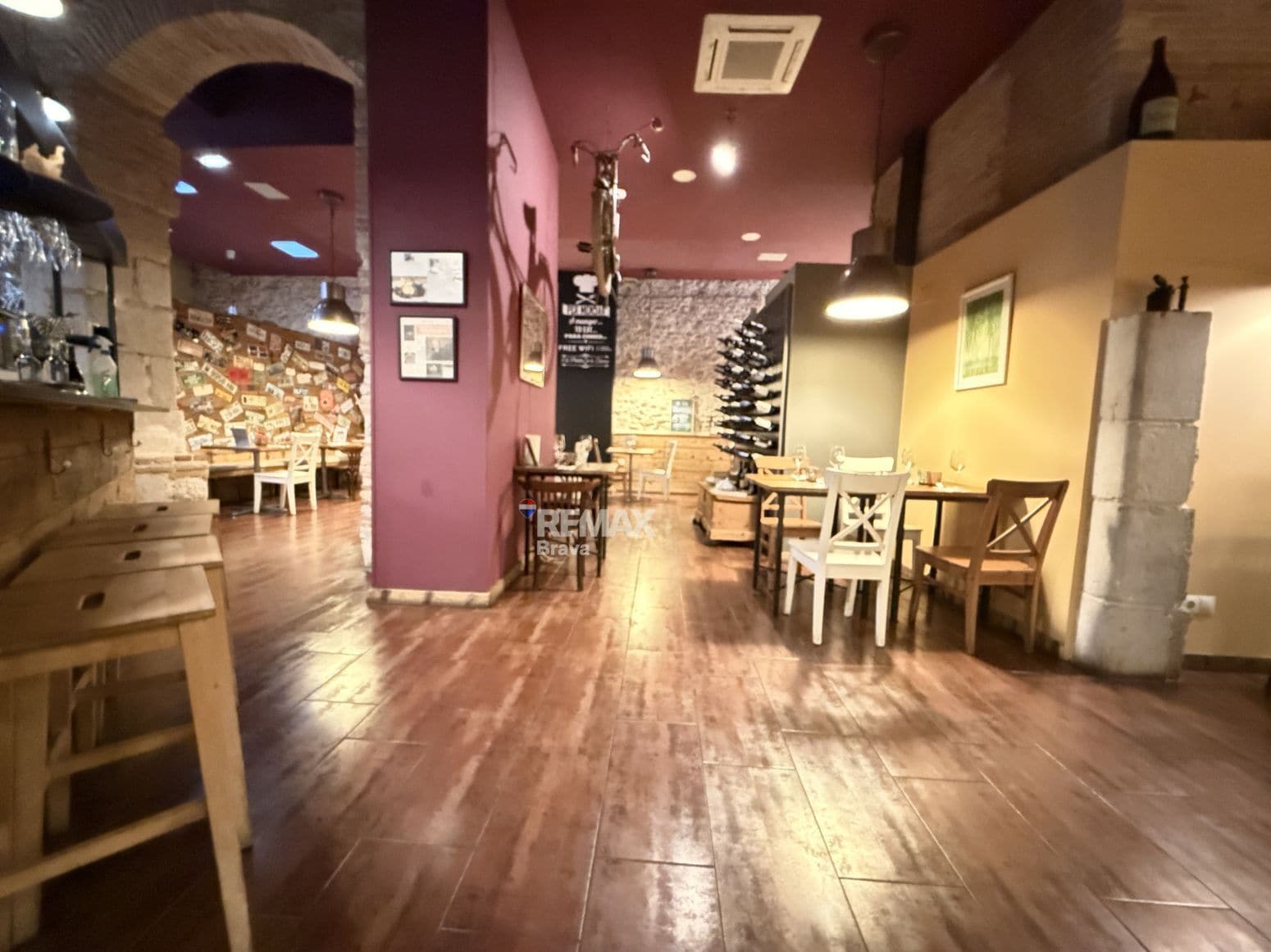 Retail in Figueres, Gerona for lease Interior Photo- Image 1 of 19
