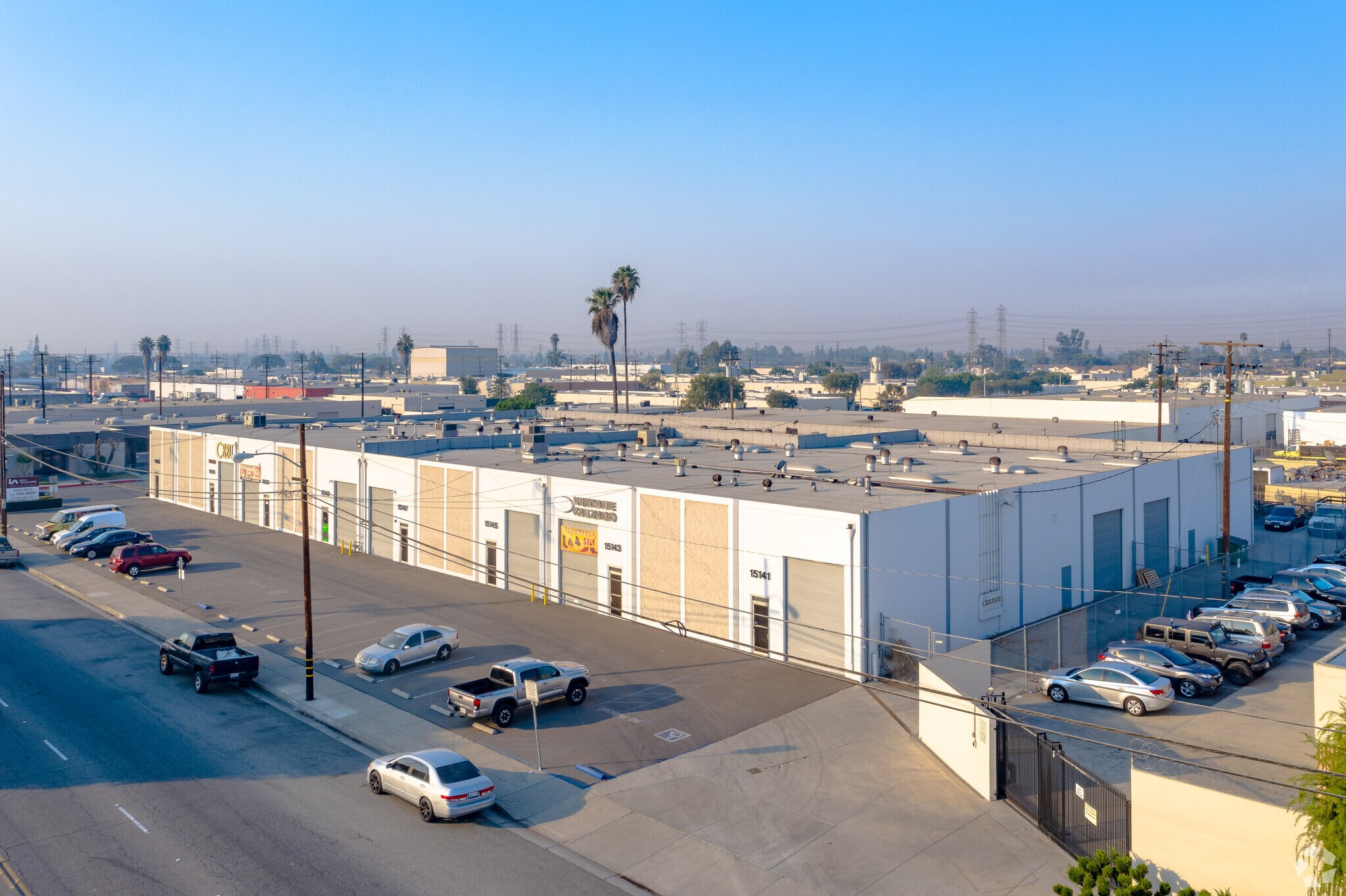 7341-7355 Adams St, Paramount, CA à louer Photo principale- Image 1 de 10