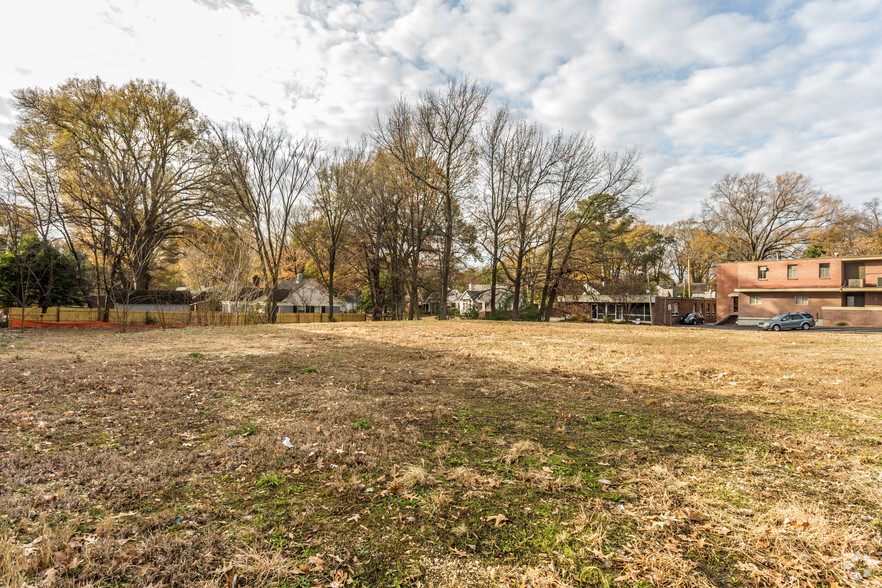 3341 Poplar Ave, Memphis, TN à vendre - Photo principale - Image 1 de 1