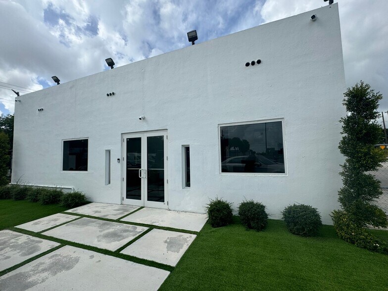 5126 NW 7th Ave, Miami, FL à louer - Photo du bâtiment - Image 1 de 4