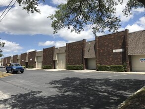 6121-6131 Anno Ave, Orlando, FL for lease Interior Photo- Image 2 of 11