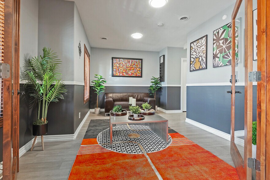 6783 S Redwood Rd, West Jordan, UT à vendre - Photo du bâtiment - Image 3 de 45