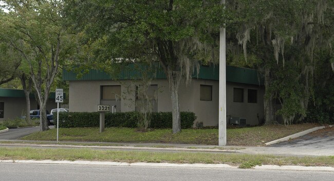 Plus de détails pour 3225 NW 13th St, Gainesville, FL - Bureau, Commerce de détail à louer