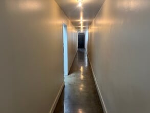 433 N Fairfax Ave, Los Angeles, CA for lease Interior Photo- Image 1 of 12
