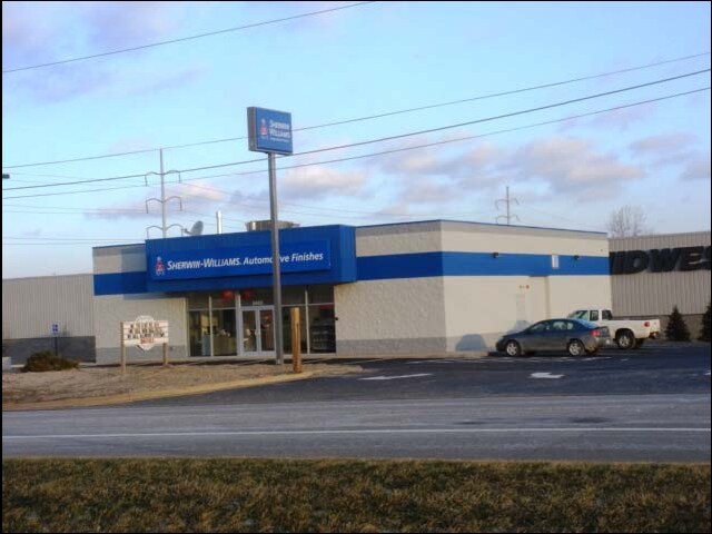6483 Dressler Rd NW, North Canton, OH à vendre - Photo du bâtiment - Image 2 de 4