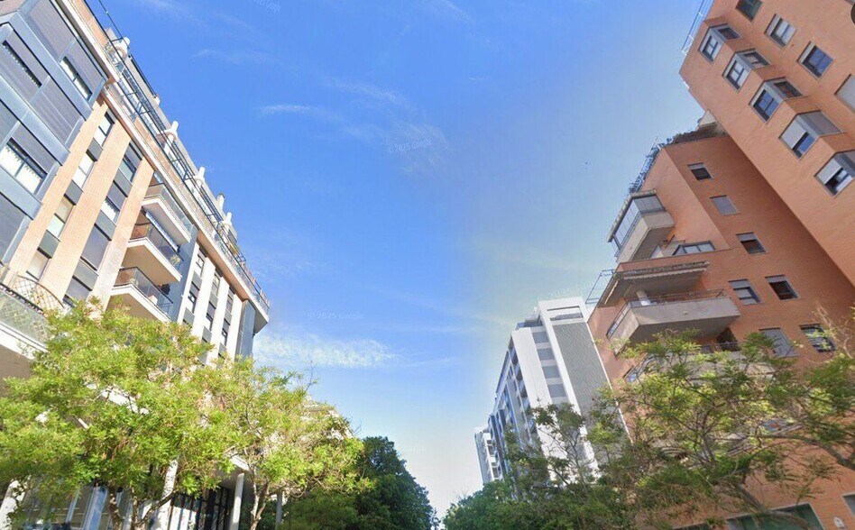 Carrer Director de Cine Luis Buñuel, 3A, València, Valencia for lease - Building Photo - Image 2 of 17