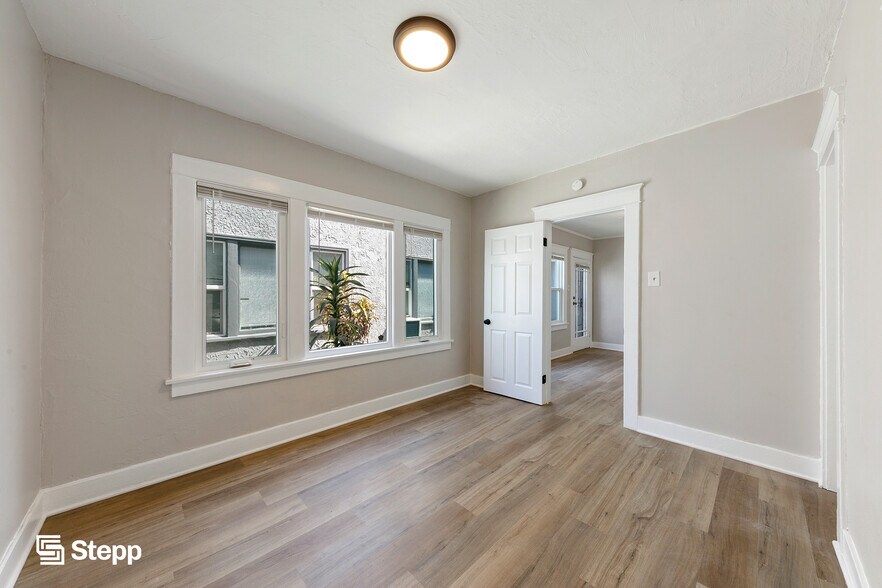 1059 Gladys Ave, Long Beach, CA à vendre - Photo du bâtiment - Image 2 de 10