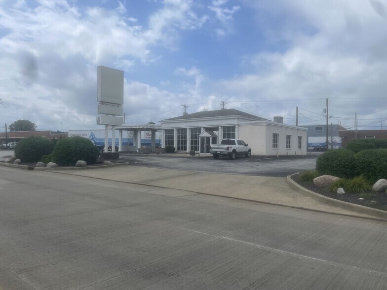 2230 N Fares Ave, Evansville, IN for lease - Primary Photo - Image 1 of 10