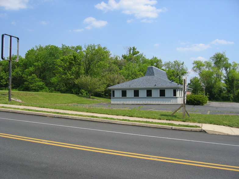 1380 N Charlotte St, Pottstown, PA for sale - Building Photo - Image 1 of 1