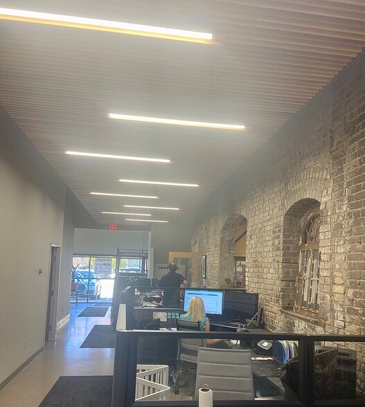 2334 University Ave W, Saint Paul, MN à louer - Photo du bâtiment - Image 3 de 7