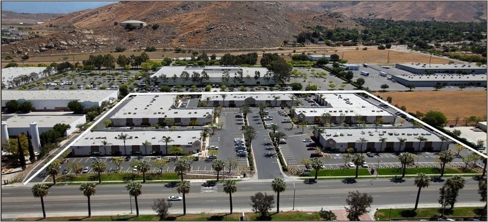 2010 Iowa Ave, Riverside, CA for lease - Building Photo - Image 1 of 20