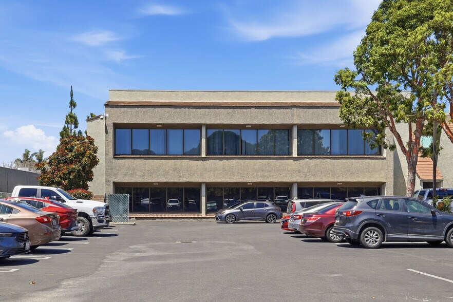 218-222 W Carmen Ln, Santa Maria, CA à vendre - Photo du bâtiment - Image 2 de 16
