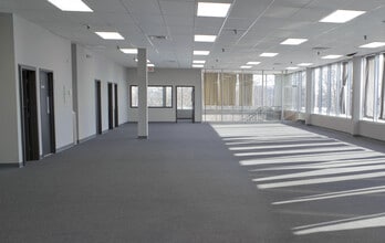 99 Murray Hill Pky, East Rutherford, NJ à louer Photo intérieure- Image 1 de 4