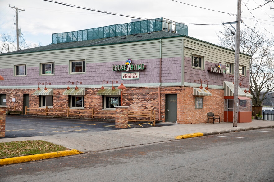 512 Gold St, Green Lake, WI for sale - Primary Photo - Image 1 of 56