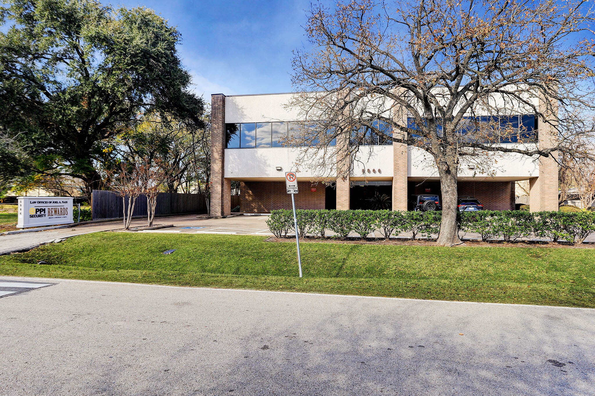 5906 Dolores St, Houston, TX à louer Photo du bâtiment- Image 1 de 6