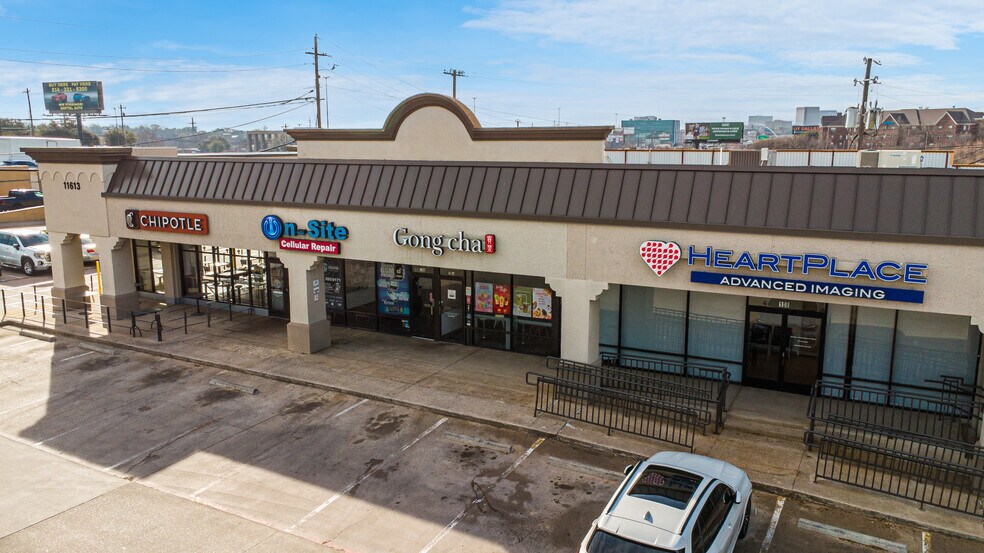 11613-11617 N Central Expy, Dallas, TX à louer - Photo du bâtiment - Image 2 de 44