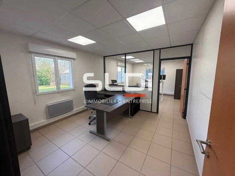 Bureau dans Toussieu à louer - Photo intérieure - Image 2 de 7