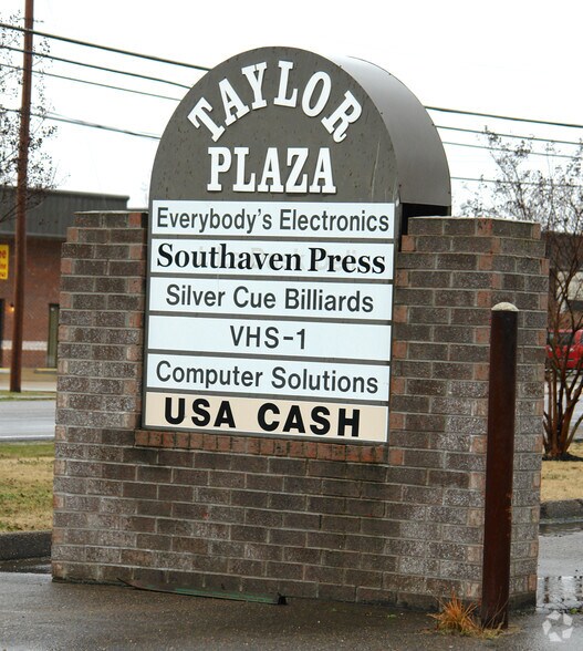 2136 Stateline Rd W, Southaven, MS à louer - Photo du bâtiment - Image 2 de 7